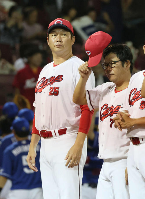 9月、中日に敗れた広島新井監督