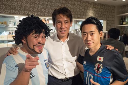 左からマラドーナ、西野監督、香川真司芸人の浅野智秋